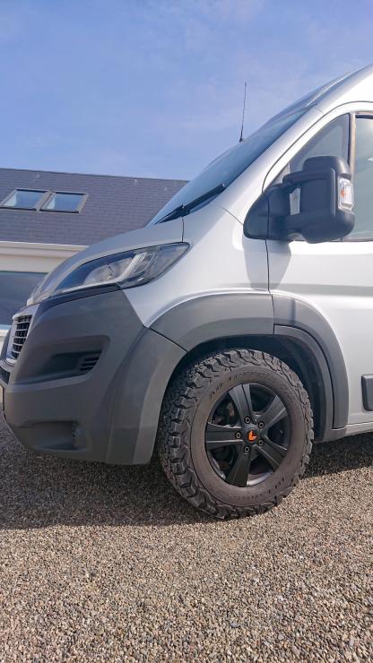 Alloy wheels with BF Goodrich tyres 